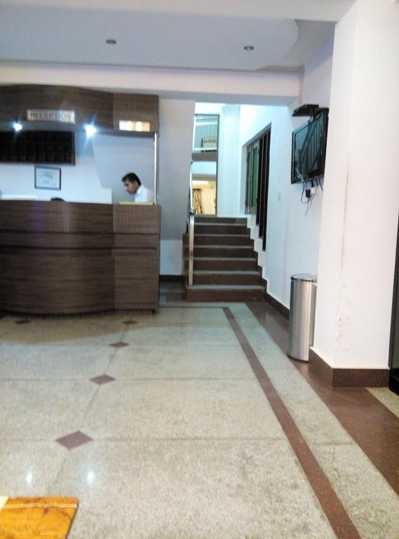 Hotel Grand Jigar Сринагар Экстерьер фото